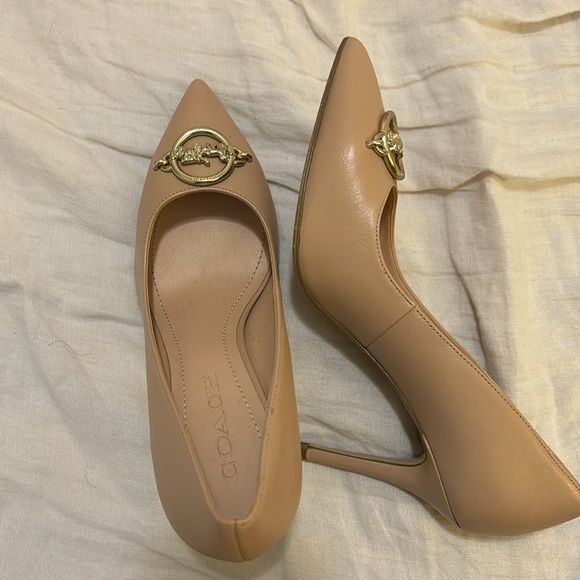 Coach Audrey Pump in Beechwood size 7M - Picture 2 of 4